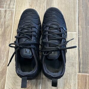 Nike 👟 Nike Air VaporMax Plus (Triple Black)Men's Black Low-Top Lace-Up Sneakers